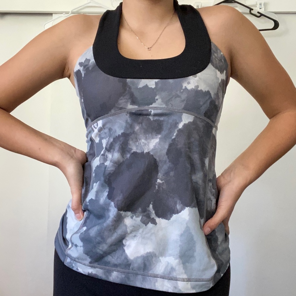Classic Lululemon top